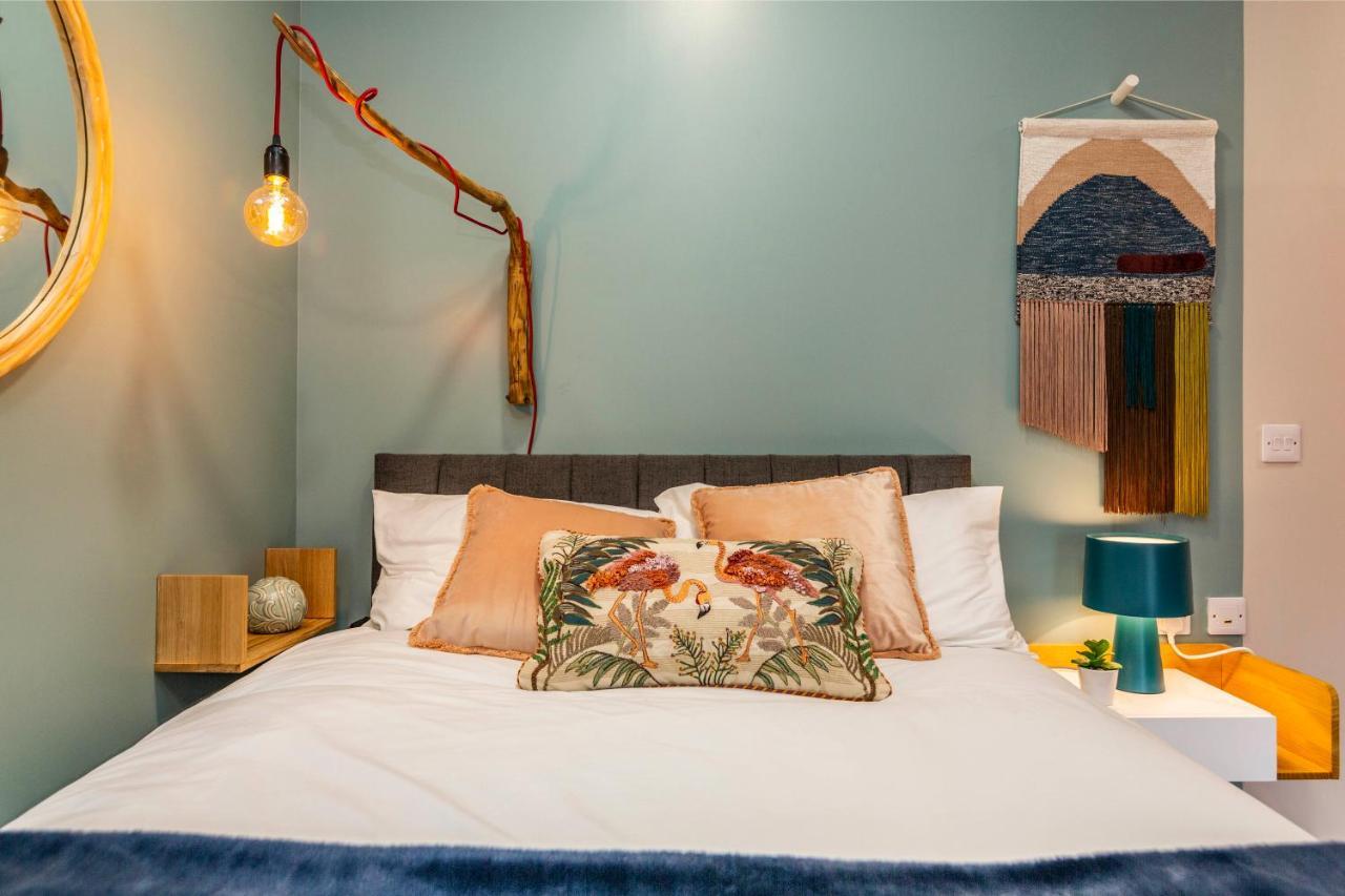 Romantic Getaway Studio Pods Close To City Centre With Free Wifi Derby Bagian luar foto