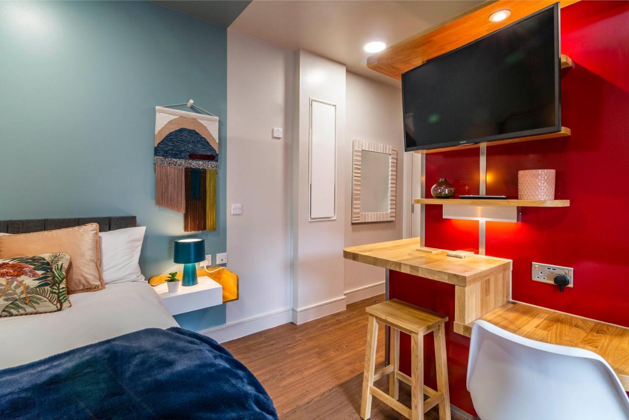 Romantic Getaway Studio Pods Close To City Centre With Free Wifi Derby Bagian luar foto