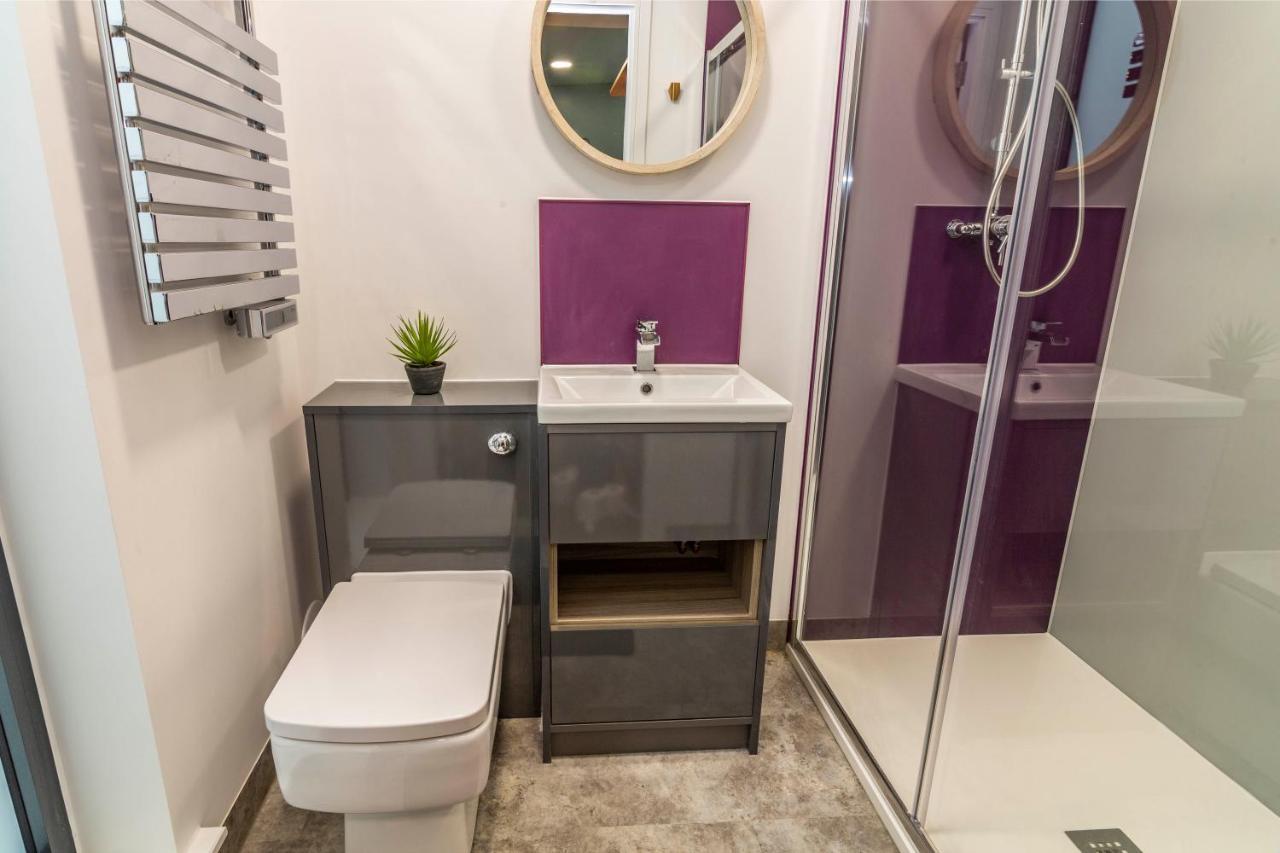 Romantic Getaway Studio Pods Close To City Centre With Free Wifi Derby Bagian luar foto