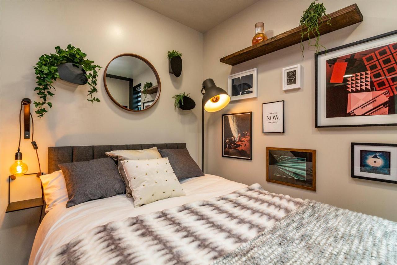 Romantic Getaway Studio Pods Close To City Centre With Free Wifi Derby Bagian luar foto