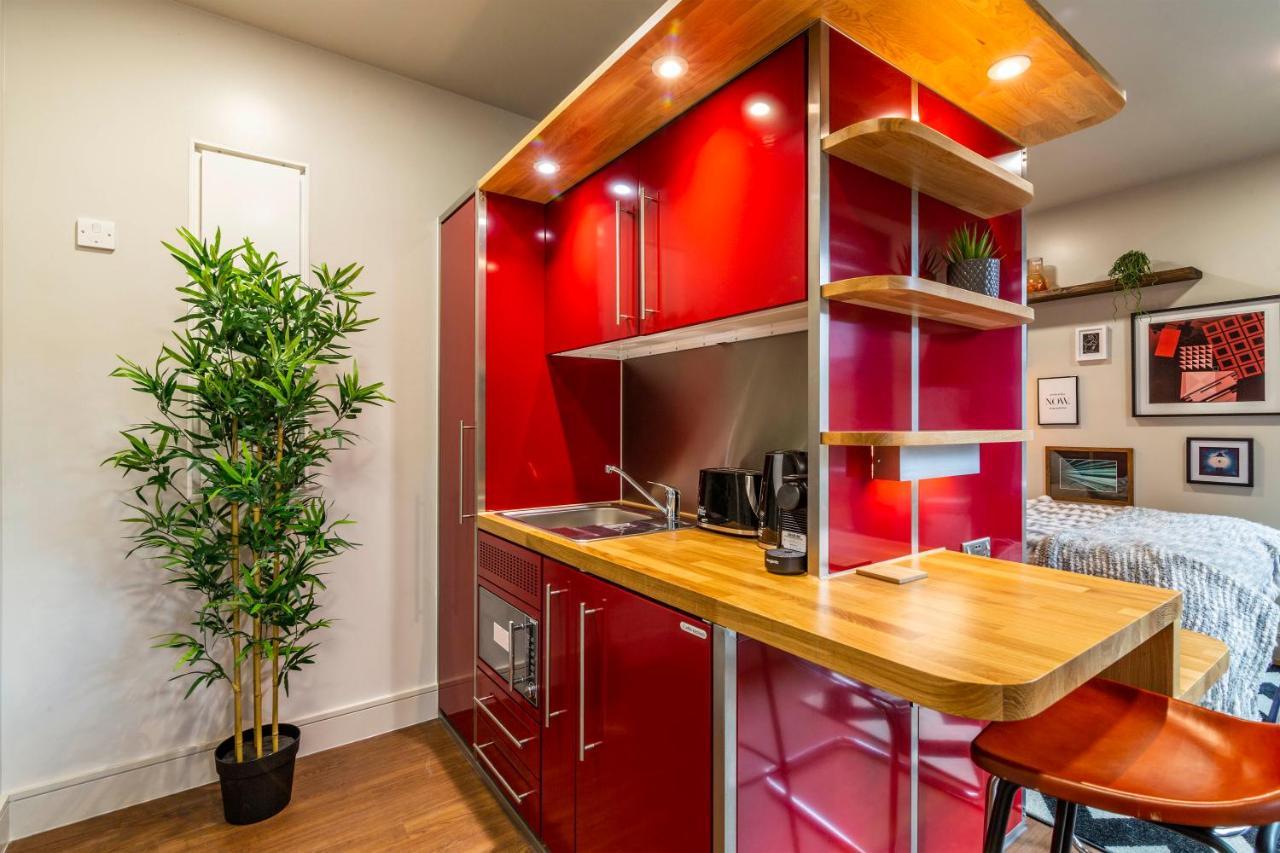 Romantic Getaway Studio Pods Close To City Centre With Free Wifi Derby Bagian luar foto