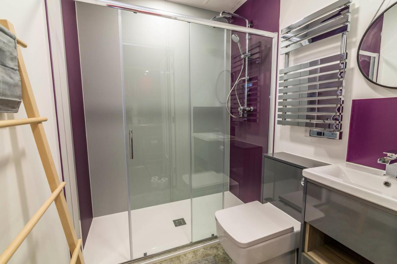 Romantic Getaway Studio Pods Close To City Centre With Free Wifi Derby Bagian luar foto
